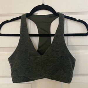 Alo Yoga- Base Bra